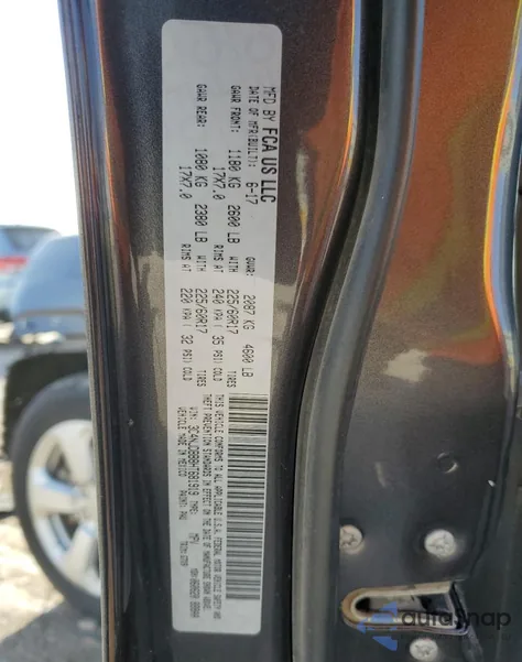 2017 Jeep Compass Latitude z USA, uszkodzony, nr VIN 3C4NJDBB8HT681919